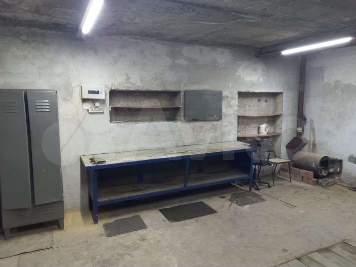 Гараж, > 30 м²