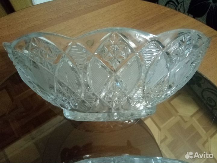 Продам хрустальные вазы