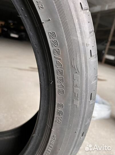 Bridgestone Potenza S001 225/45 R19 92W