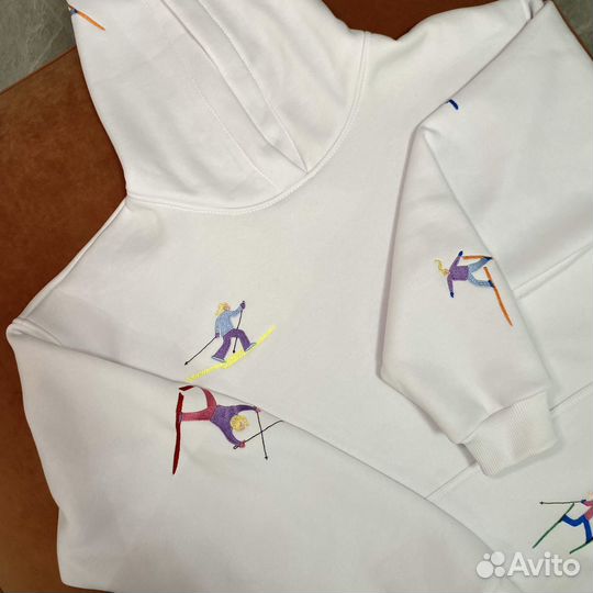 Машинная вышивка на одежде