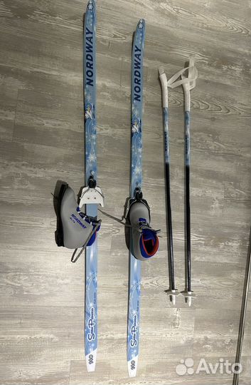 Лыжи беговые 140 + ботинки 31 размер