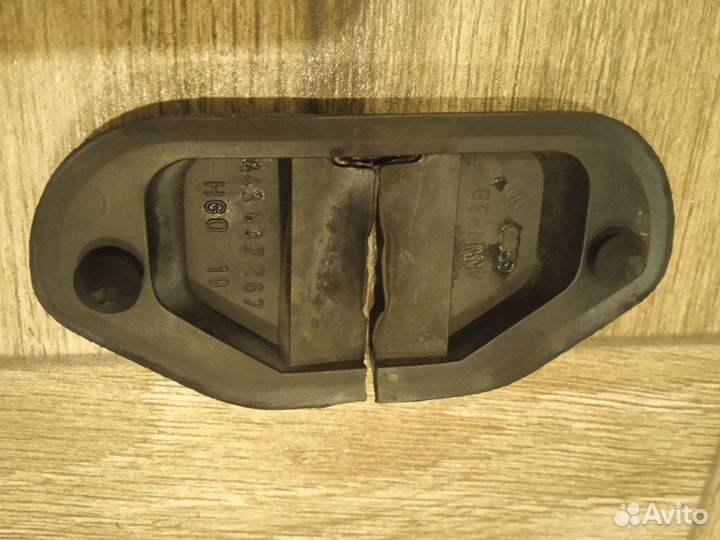 Заглушка (кожух) ограничителя дверей Audi 100, 200