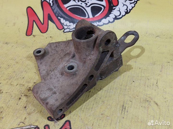 Кронштейн двигателя задний Ваз LADA 2112 хэтчбек