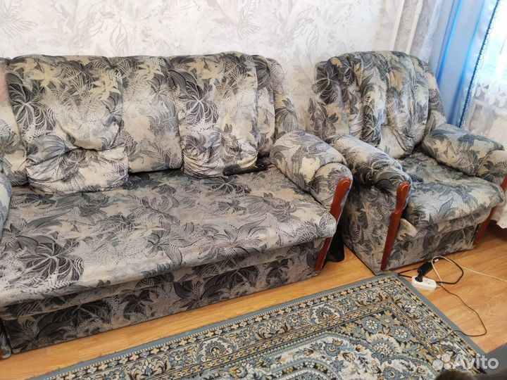 Диван и два кресла