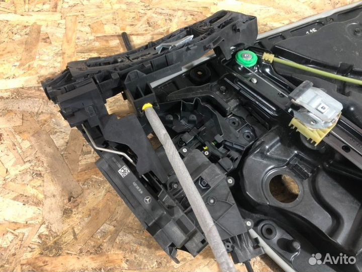 Стеклоподъемник передний правый Mercedes-Benz