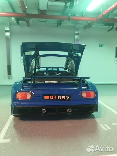 Bugatti EB 110 GT White, модель 1:18
