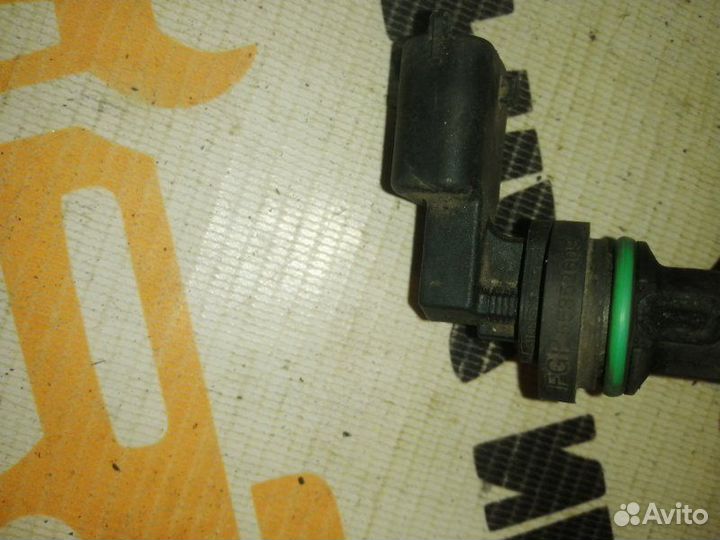 Датчик положения распредвала Opel Vectra C Z18XER