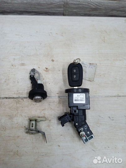 Замок зажигания Renault Logan 2 седан K7MA812 2019