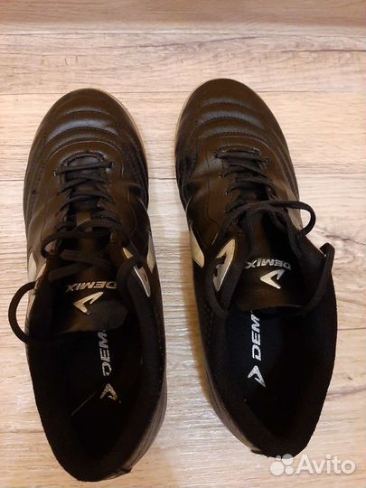 Кроссовки футзальные б/у demix