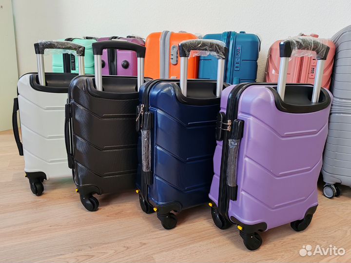 Чемодан ручная кладь 40 30 20