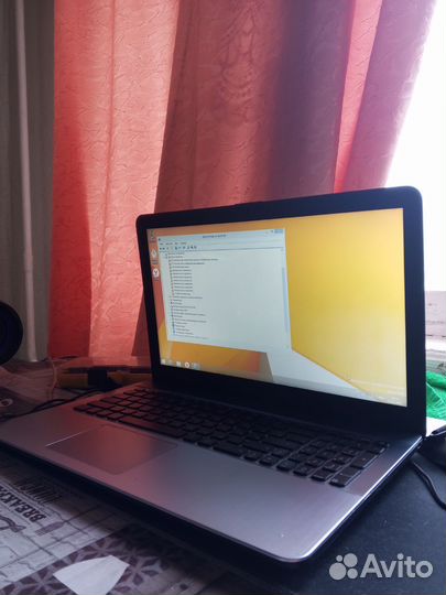 Ноутбук asus