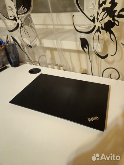 Ультратонкий ноутбук lenovoo thinkpad x1 carbon