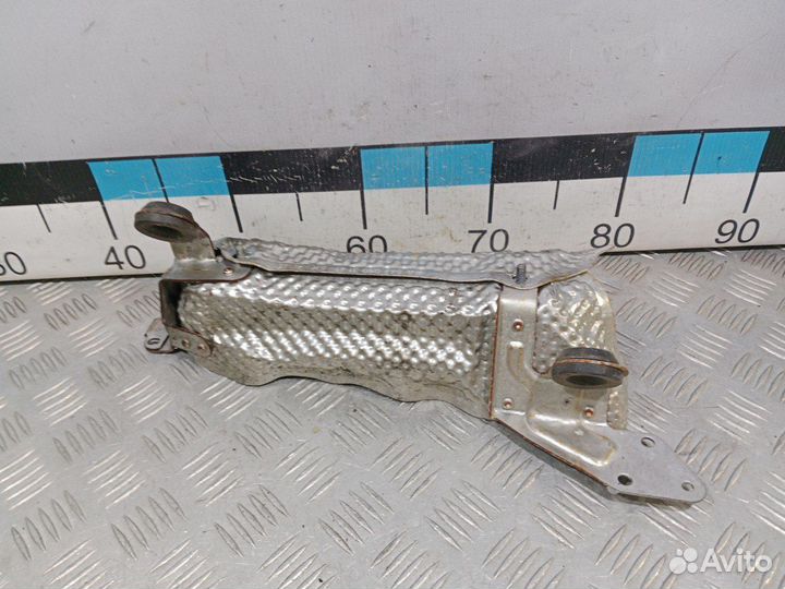 Б/У Кронштейн воздушного фильтра правый#002