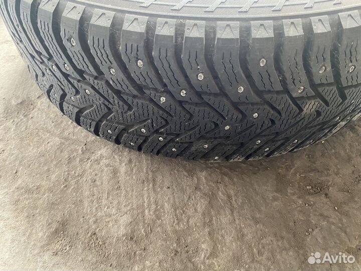 Nokian Tyres Hakkapeliitta 8 SUV 235/65 R17