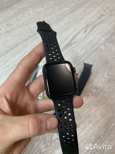 Часы apple watch Se 44 mm nike