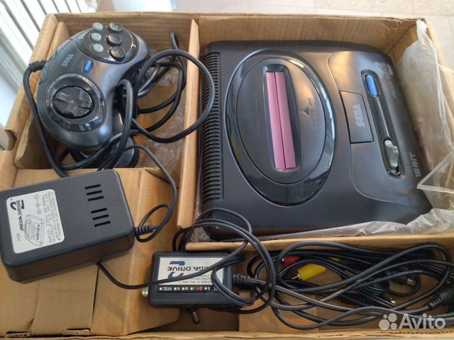 Игровая приставка 90-ых годов Sega mega drive 2