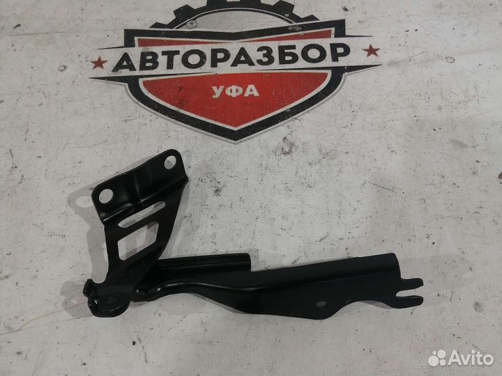 Петля капота левая новая mazda 3 bm 13-19