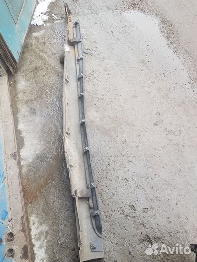 Накладка правая в на порог Lexus GS300 2005-2009