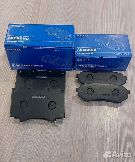 Передние тормозные колодки Akebono