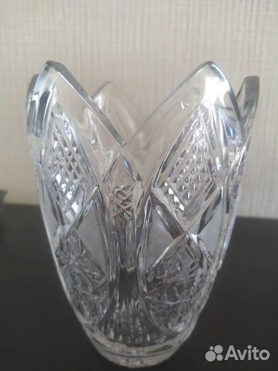 Хрустальная ваза