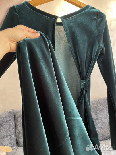Платье изумрудного цвета 42-44