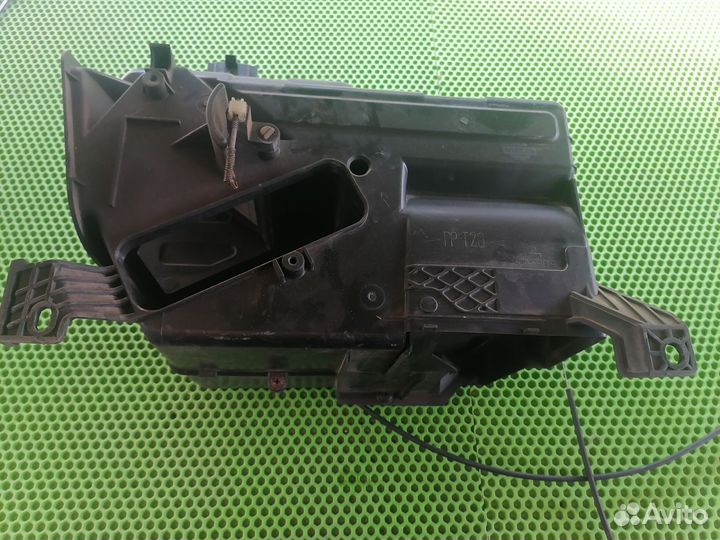 Корпус воздушного фильтра Фольксваген гольф 3