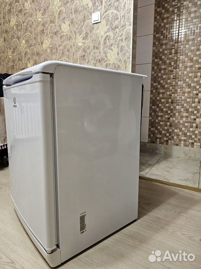 Холодильник indesit tt 85