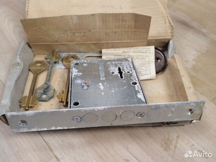 Дверной замок врезной биф-010