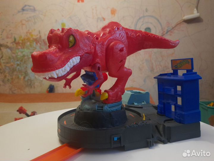 Трек Hot wheels сити Яростный Ти-Рекс