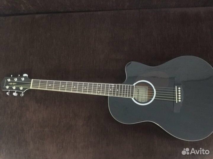 Акустическая гитара