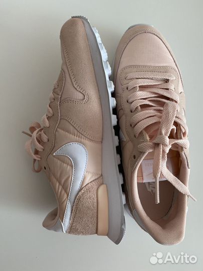 Кроссовки женские Nike Internationalist