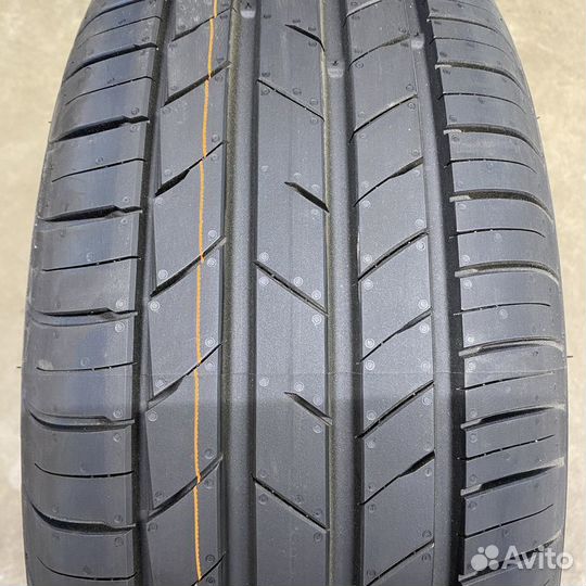 Kumho Ecsta HS52 235/60 R16 104V