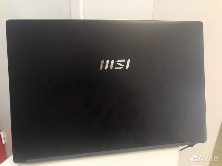 Ноутбук MSI i5-1235