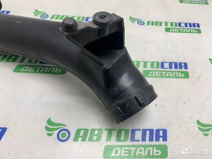 Патрубок воздухозаборника Opel Zafira B A16XER