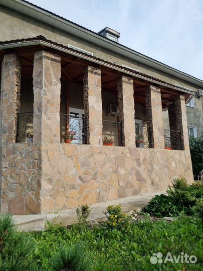 Камень серый песчаник плитняк для облицовки