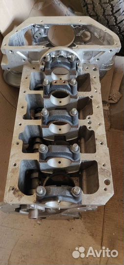 Блок цилиндров УАЗ 417 с поршнями, гильзами итд