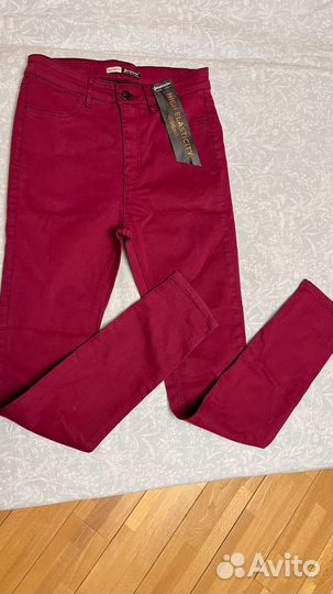 Бордовые джинсы высокой посадки Stradivarius