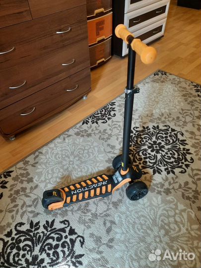 Самокат 3-х колесный детский reaction