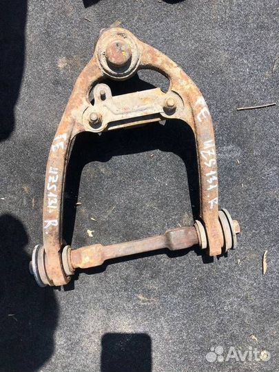 Рычаг передний правый Toyota Crown UZS131 1uzfe