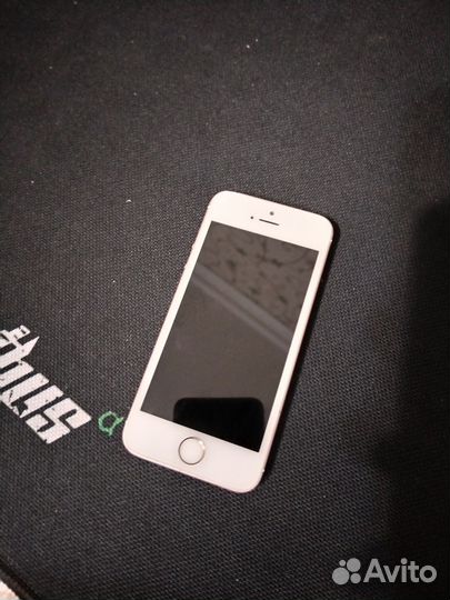 iPhone SE, 32 ГБ