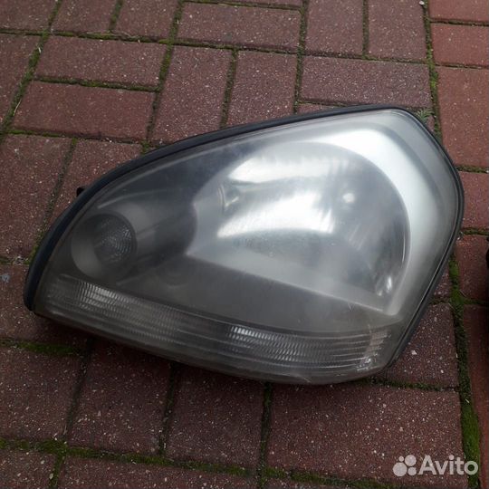 Фара левая Hyundai Tucson