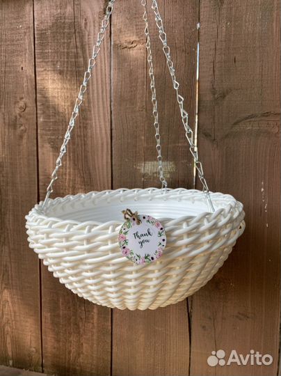 Кашпо из ротанга подвесное
