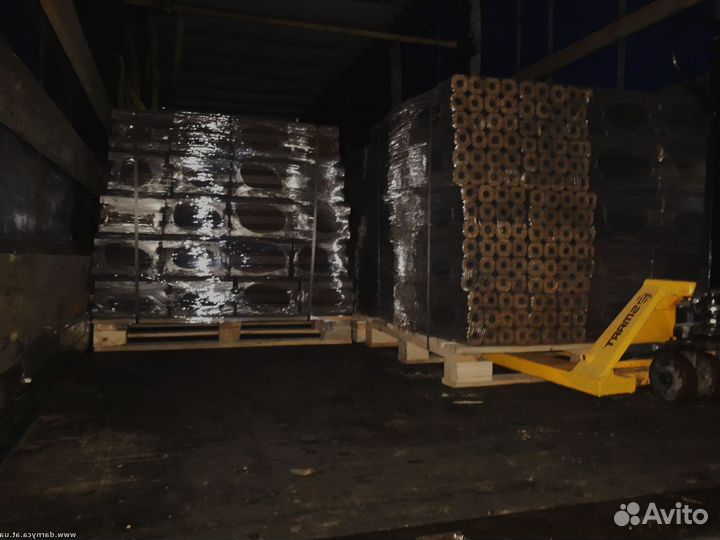 Выбор древесины для вашего очага: дуб, акация, клён