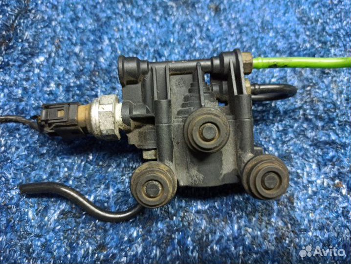 Клапан пневмоподвески Land Rover Discovery 3