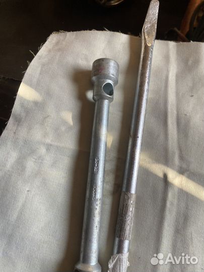 Ключ балонник и монтажка