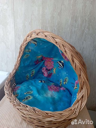 Плетеная лежанка-корзина для животных