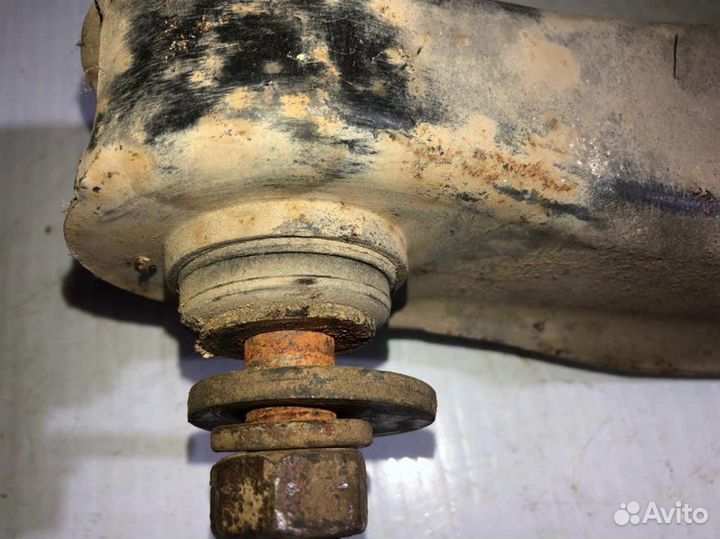 Рычаг передний нижний правый Hyundai-Хендай Stare