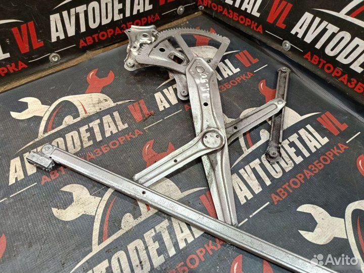 Стеклоподъемник задний Toyota Wish Xe10 минивэн