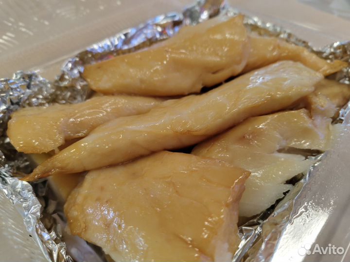 Кусочки масляной рыбы холодного копчения