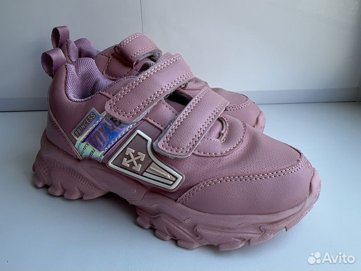 Кроссовки для девочки